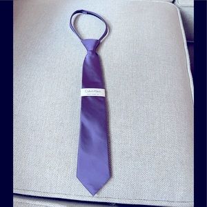Boys light purple satin zipper tie